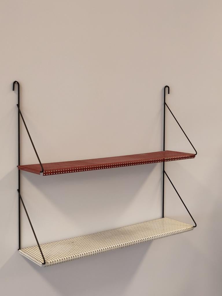 Vintage metalen Pilastro wandrekje metaal geperforeerd, Huis en Inrichting, Woonaccessoires | Wandplanken en Boekenplanken, Gebruikt