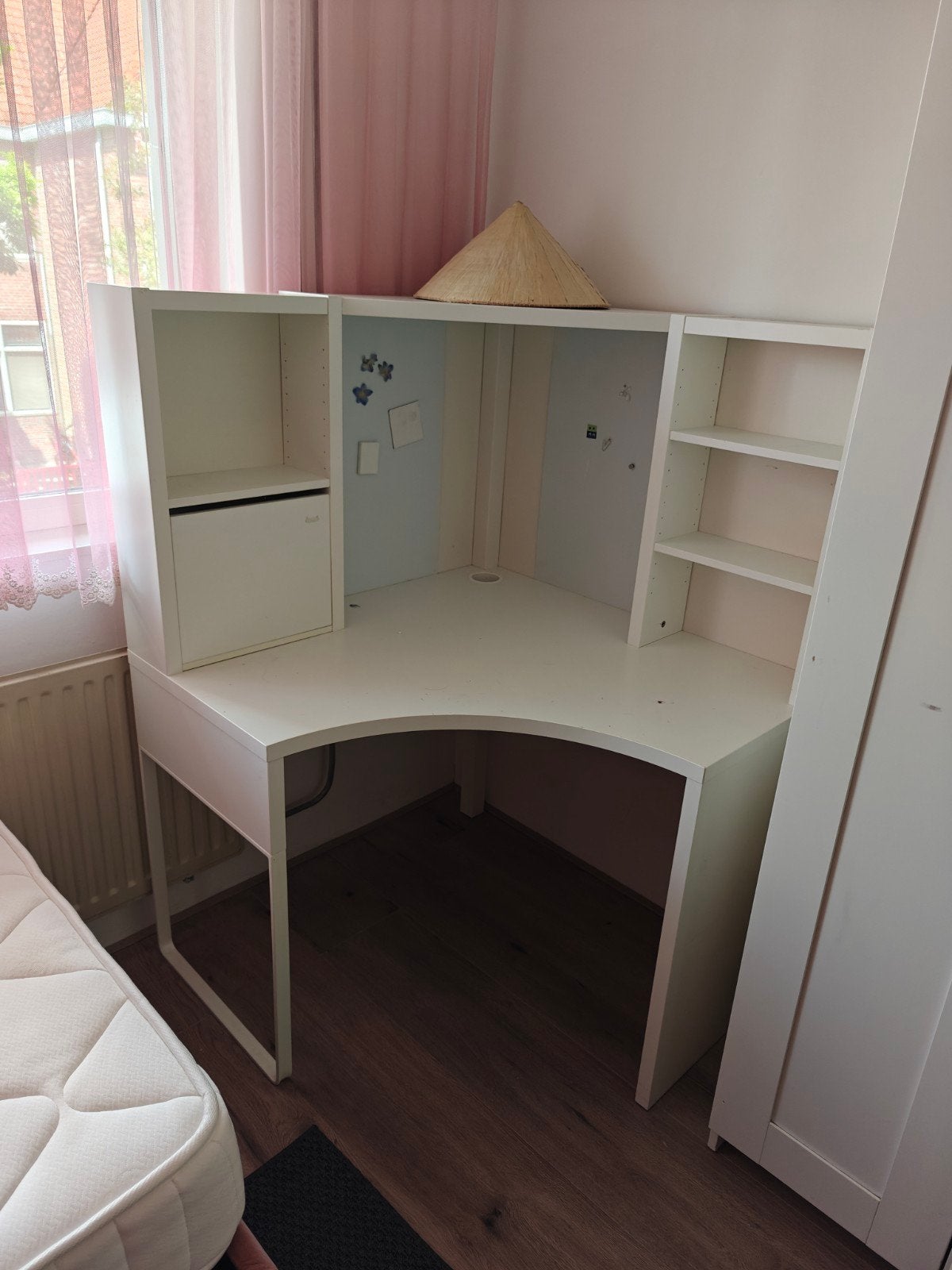 IKEA Hoekbureau met opbergruimte - Wit, Huis en Inrichting, Bureaus, Opbergruimte, Gebruikt, Spaanplaat of MDF, Hoekbureau