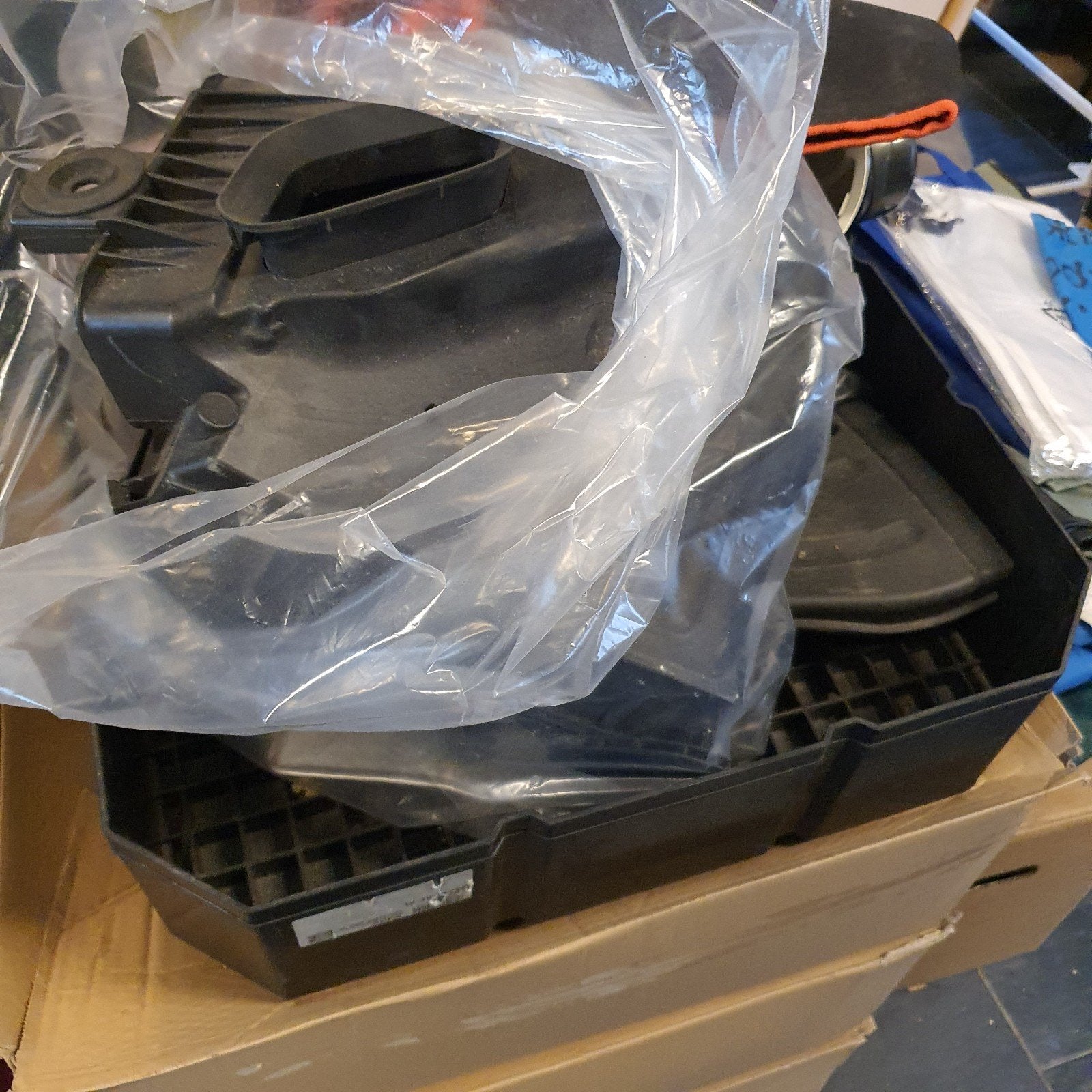 olielekbak luchtfilters ( 3 x ) olie lekbak Opel Audi Seat, Auto diversen, Auto-accessoires, Ophalen
