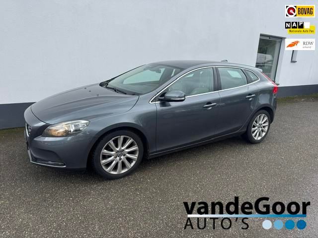 Volvo V40 1.6 D2 Summum, '13, keurige auto met nwe. distribu, Voorwielaandrijving, Euro 5, Gebruikt, 4 cilinders