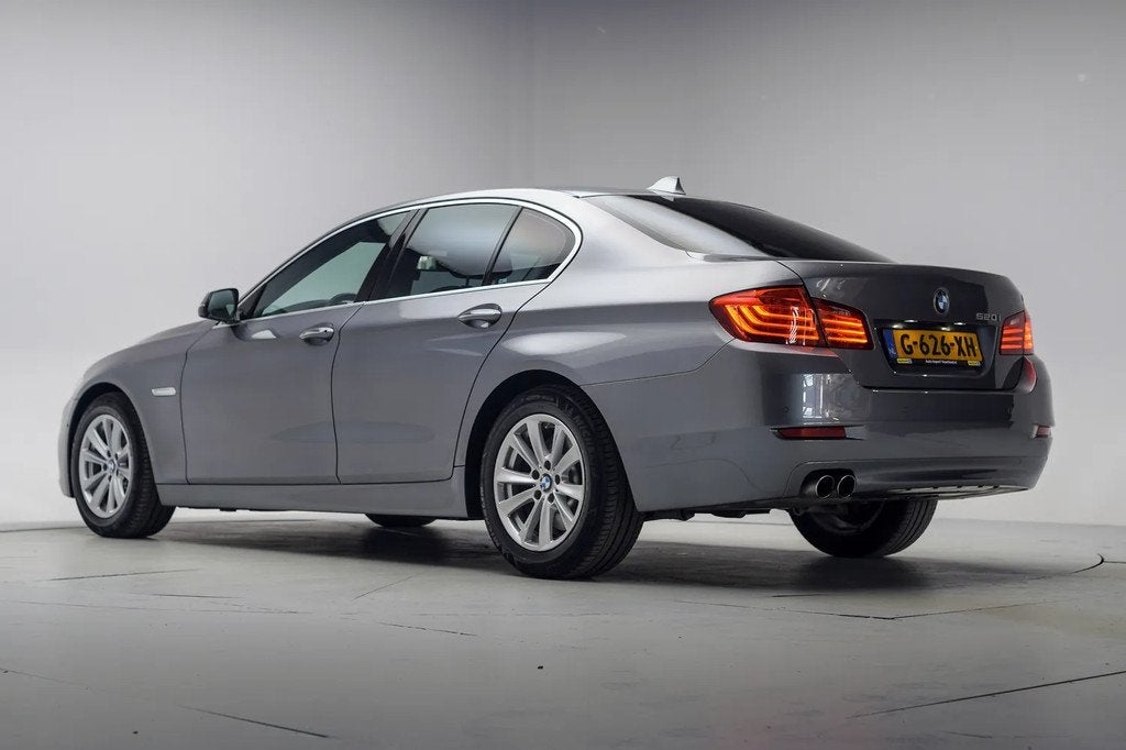 BMW 5 Serie 520i Luxury Edition Aut. [ Harman/Kardon Memory, Auto's, BMW, Automaat, Gebruikt, 4 cilinders, Bedrijf