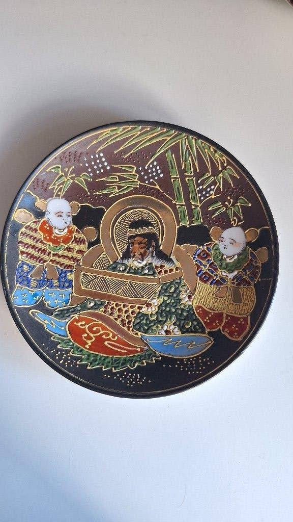 Japans Satsuma sierbord, Ophalen