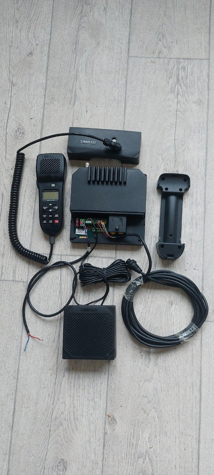 Simrad marifoon systeem RS-81 (RS80B)., Ophalen of Verzenden, Zo goed als nieuw, Radio