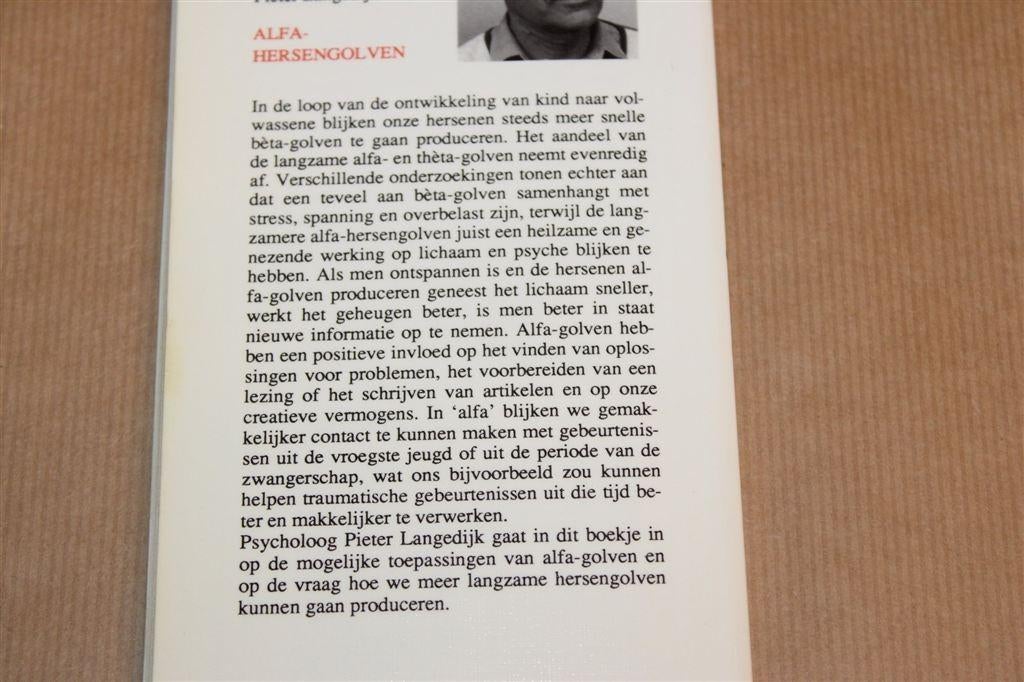 Alfa-Hersengolven — Praktische Toepassingen & Ontspanning, Ophalen of Verzenden, Gelezen, Overige onderwerpen, Achtergrond en Informatie
