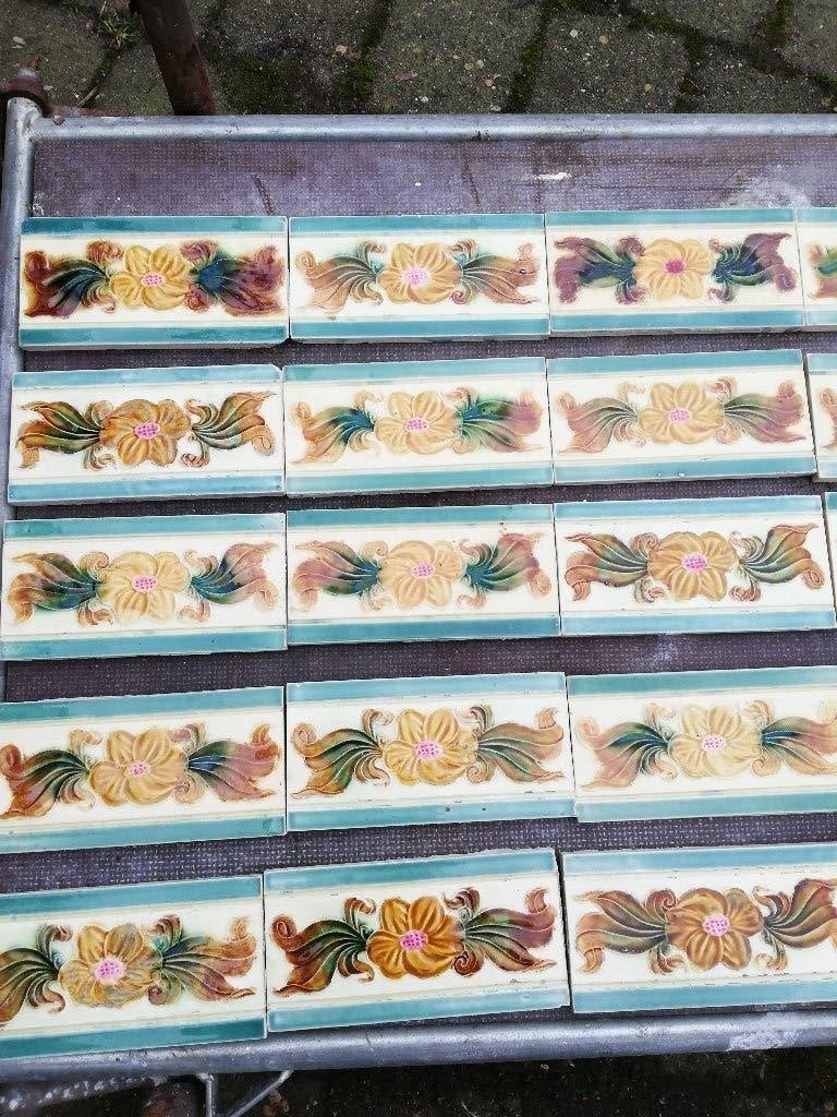 30 stuks mooi afgebiesde antieke randtegels 15x7,5cm, Ophalen