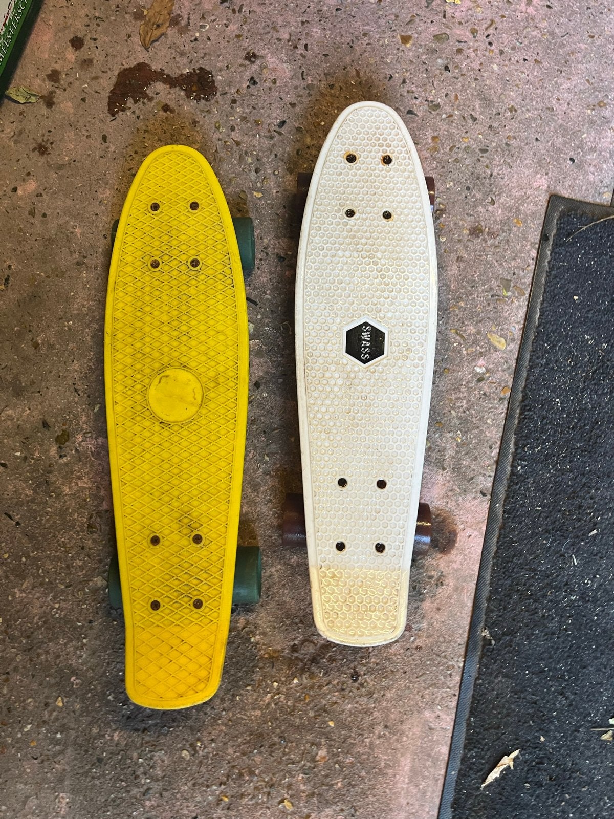 2 Penny Skateboards - Geel en Wit, Sport en Fitness, Skateboarden, Ophalen of Verzenden, Gebruikt, Skateboard
