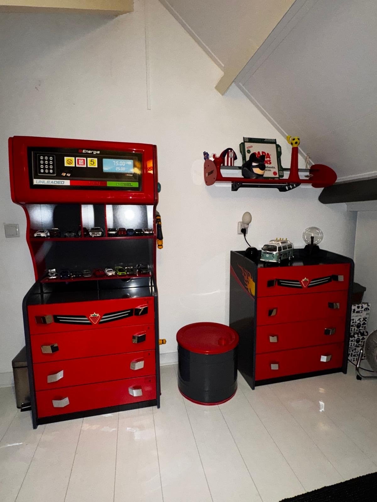Foto 5 van Cilek Race Cup autokamer compleet met bed en meubels