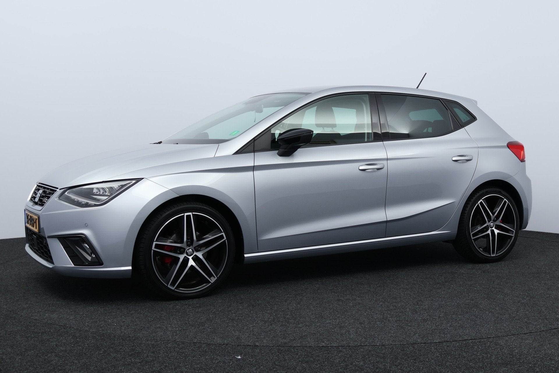 SEAT Ibiza 1.0 TSI FR Business Intense/ AUTOMAAT!/ 18'' LMV/, Stof, Gebruikt, 580 kg, 1072 kg