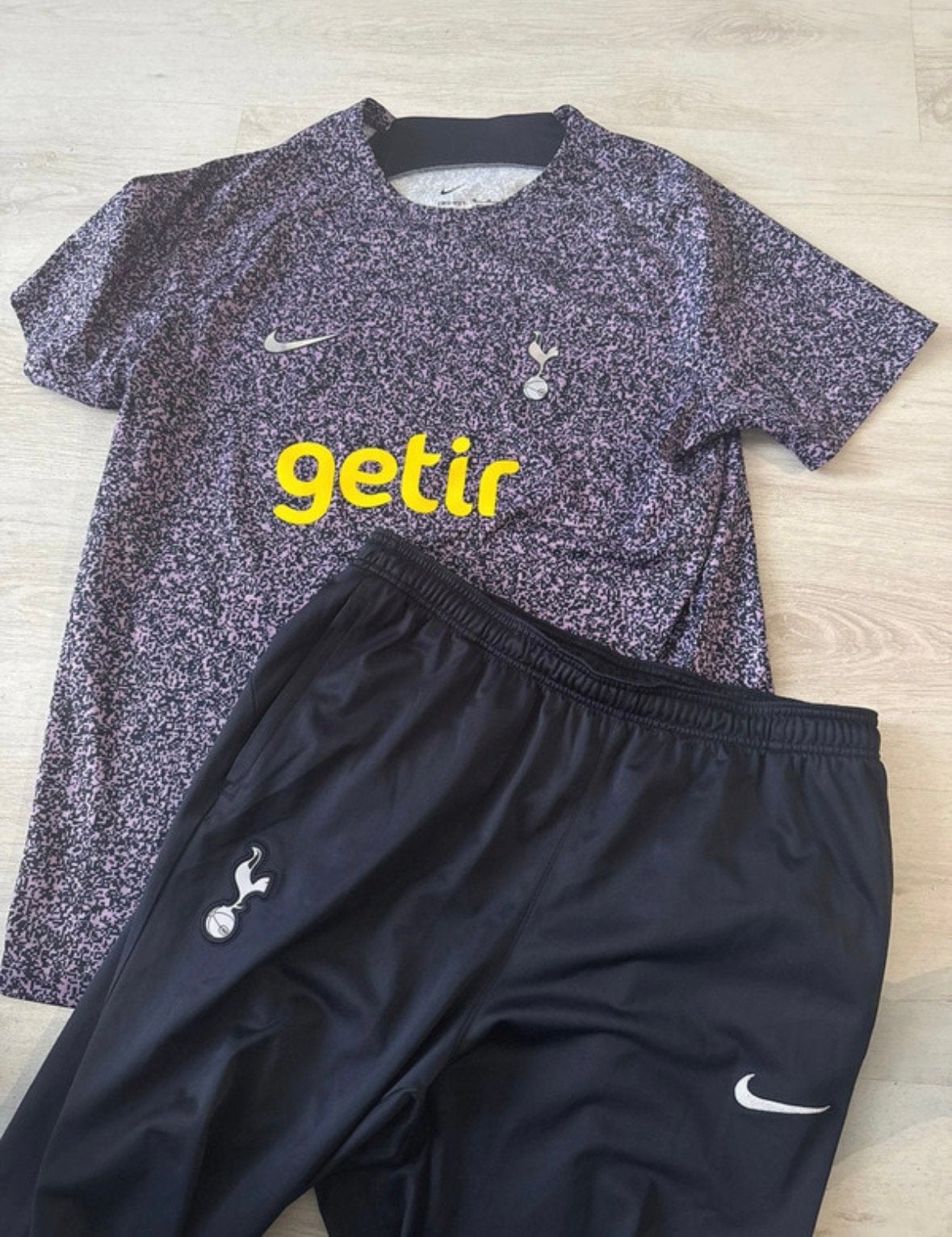 Tottenham setje, Ophalen of Verzenden, Zo goed als nieuw, Maat 56/58 (XL)