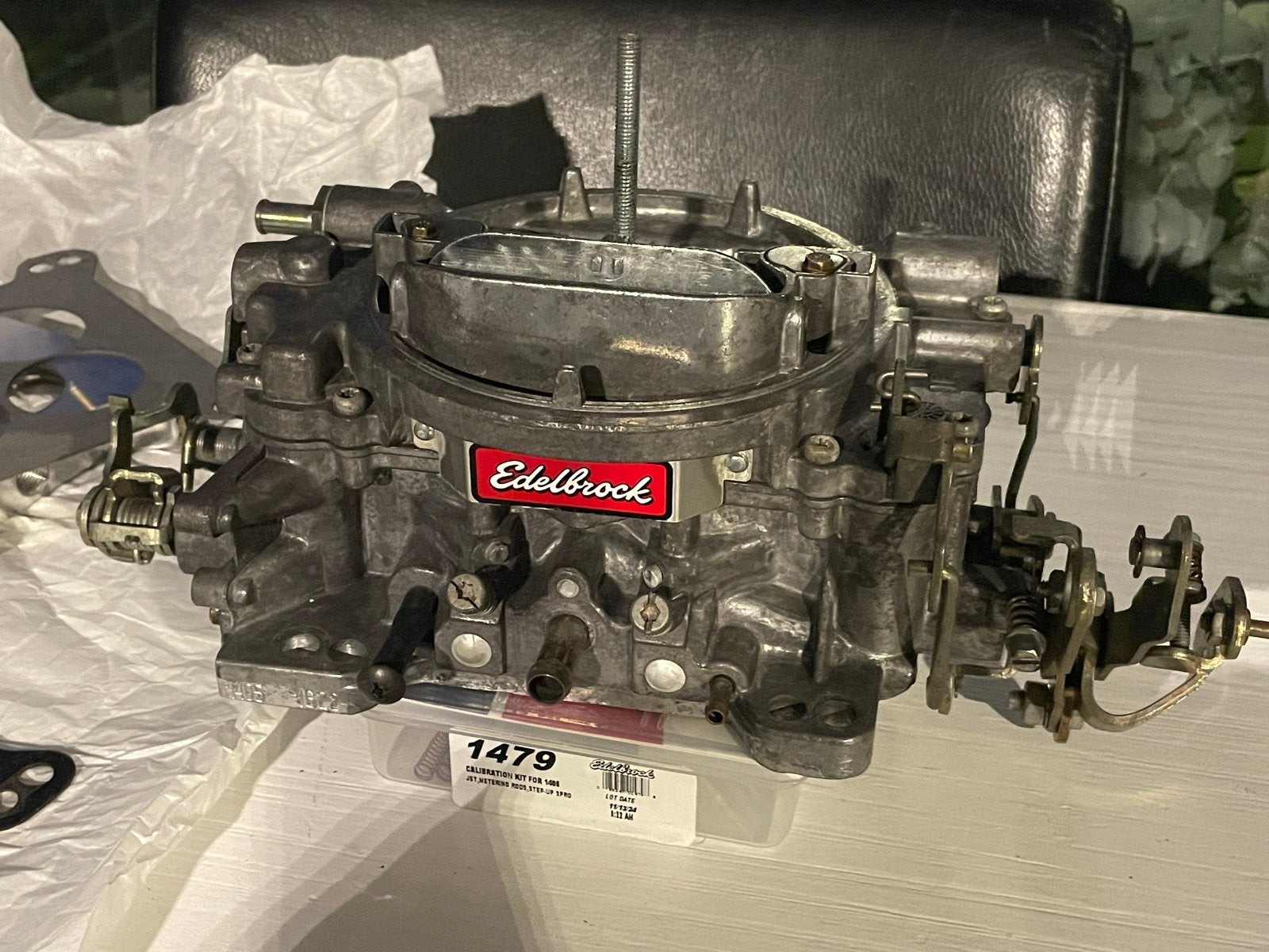 Edelbrock 1405 600 Cfm Carburateur, Tuningkit, Adapter 2696, Ophalen of Verzenden, Gebruikt, Amerikaanse onderdelen