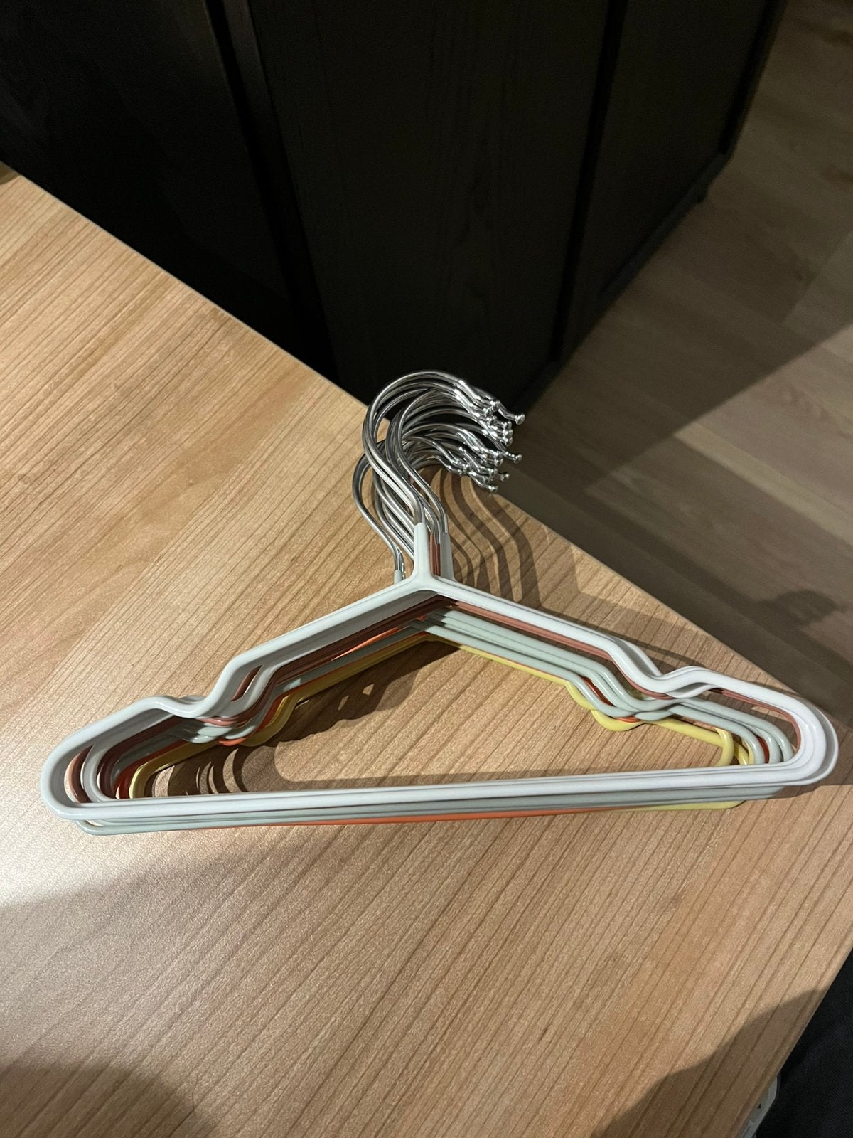 GRATIS 20 kinder/peuter kledinghangers, Ophalen, Gebruikt, Kinderen