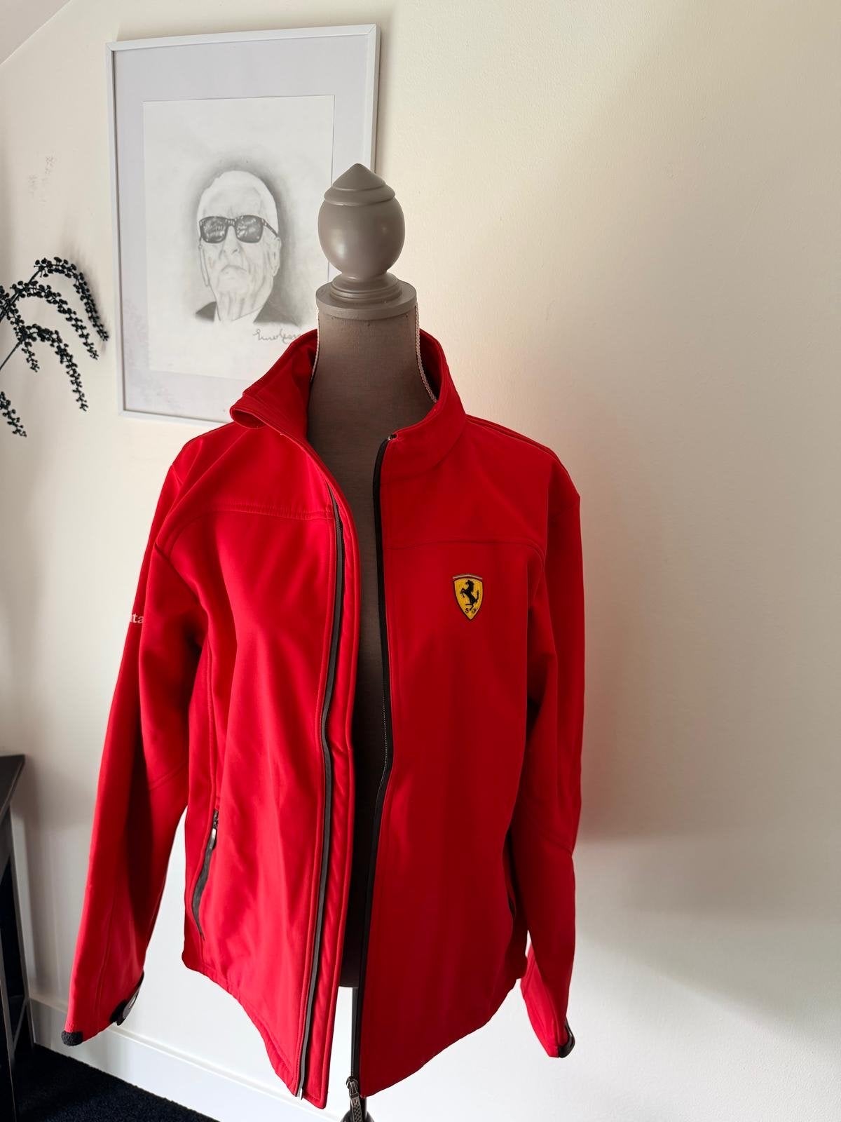 Ferrari Softshell Jas Rood Maat L - Zo goed als nieuw, Ophalen of Verzenden, Zo goed als nieuw, Maat 52/54 (L), Rood