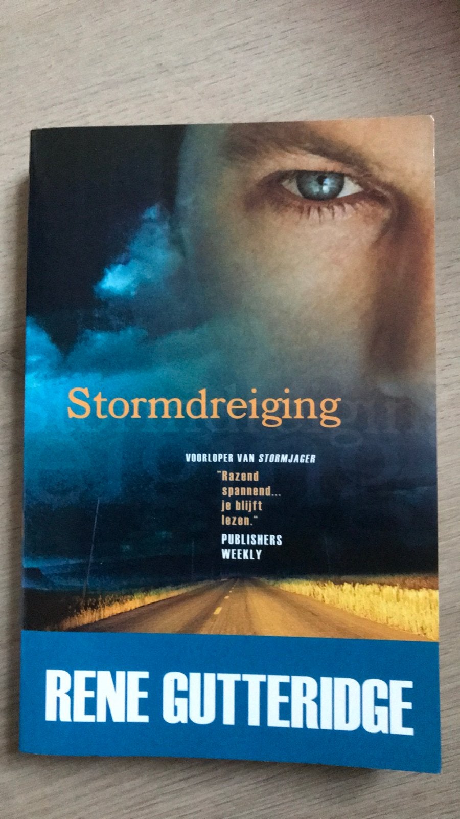 Stormdreiging - René Gutteridge (Thriller), Ophalen of Verzenden, Zo goed als nieuw, Amerika