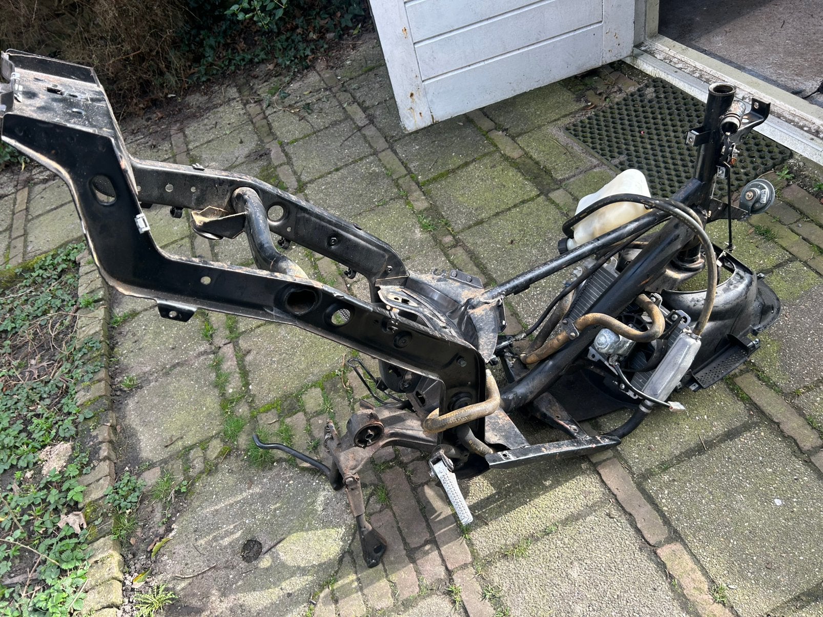 Gezocht runner 180 frame piaggio gilera scooter malossi, Fietsen en Brommers, Ophalen, Zo goed als nieuw, Frame, Piaggio