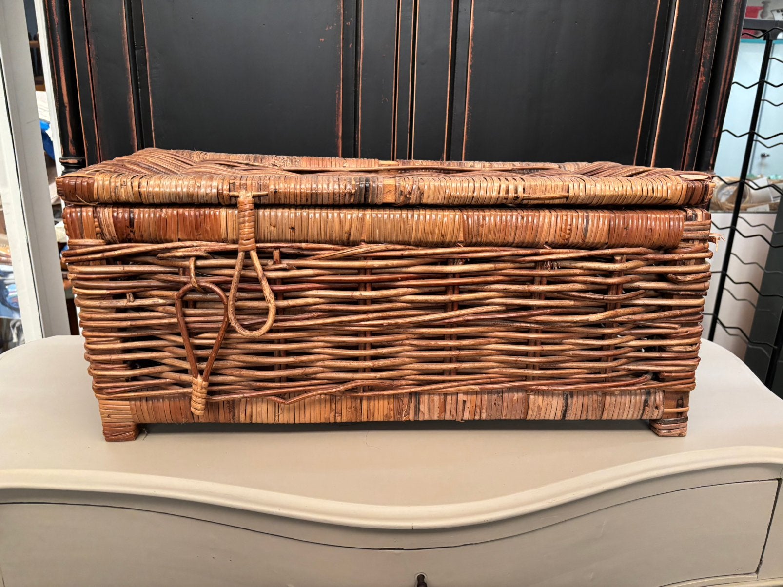 Rieten / rotan mand met deksel, Studio Larilo, Mand, Zo goed als nieuw, Riet