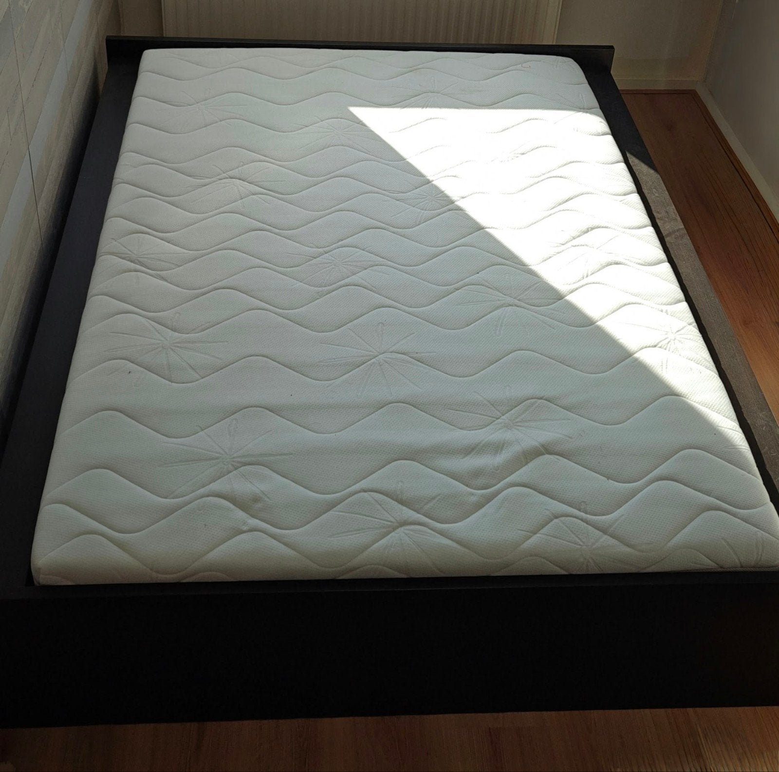 140 x 200 bed met lattenbodem nette staat, Huis en Inrichting, Ophalen, Zwart, Tweepersoons, 140 cm