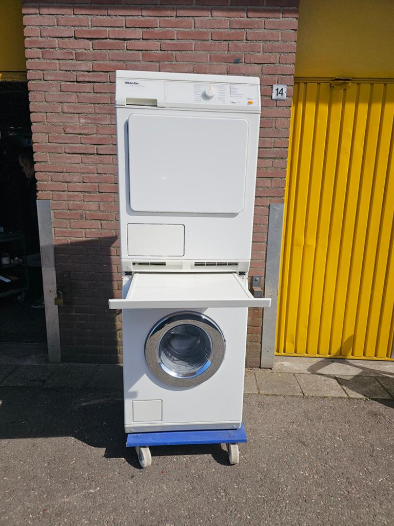 Miele Wasmachine en Droger met origineel tussenstuk, Ophalen of Verzenden, Zo goed als nieuw