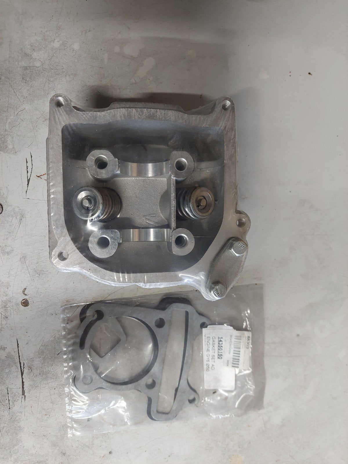 Cilinderkop GY6 motorblok + pakkingset, Ophalen of Verzenden, Nieuw, Cilinder, Overige merken