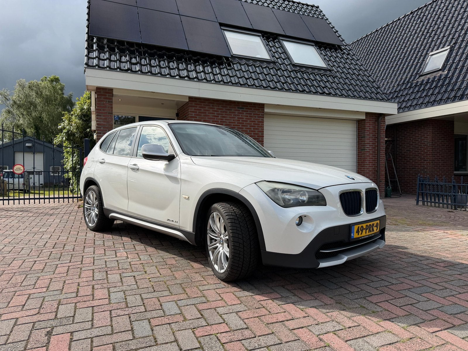 BMW X1 2.0 D Xdrive 18D 2011 Wit | rijdt goed | Trekhaak, Auto's, X1, Stof, Zwart, Wit