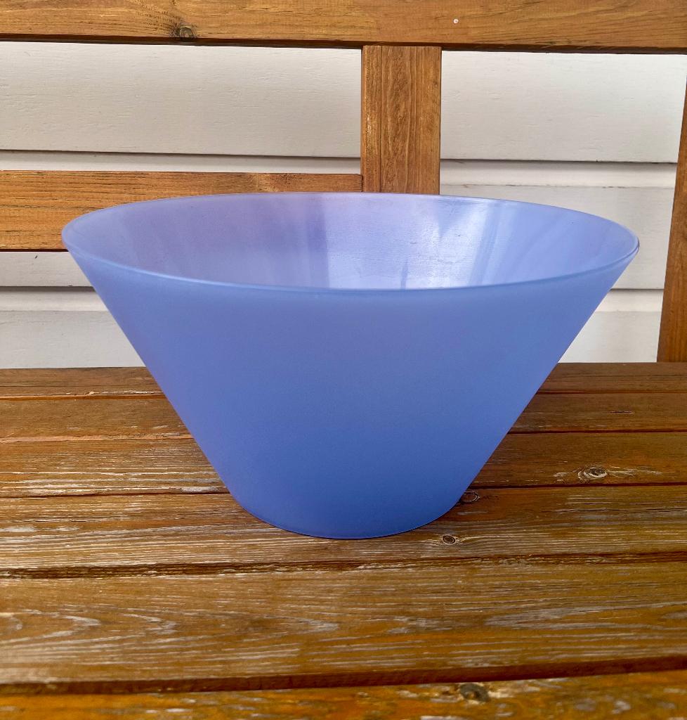 Ikea kunststof serveerschaal slakom salade kom blauw | 30 cm, Ophalen of Verzenden, Overige materialen, Overige stijlen, Schaal of Schalen
