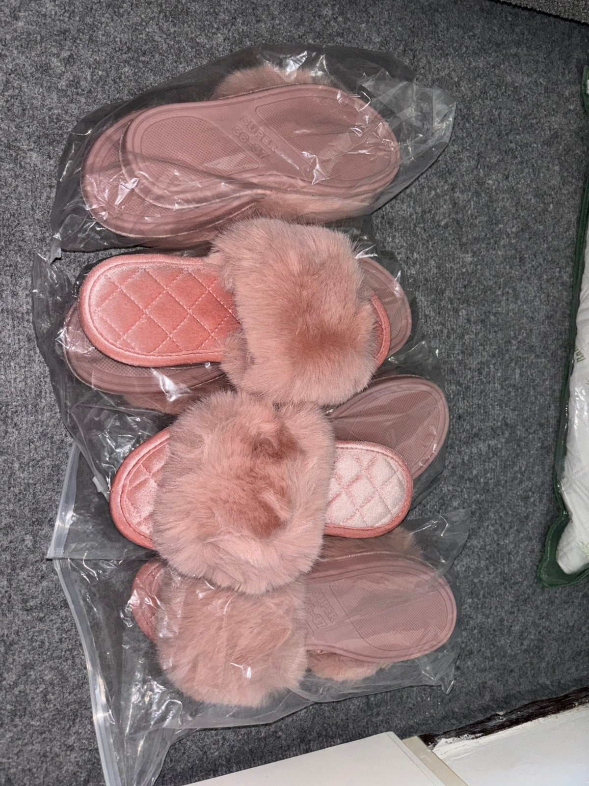 Pantoffels, Ophalen, Zo goed als nieuw, Pantoffels of Sloffen