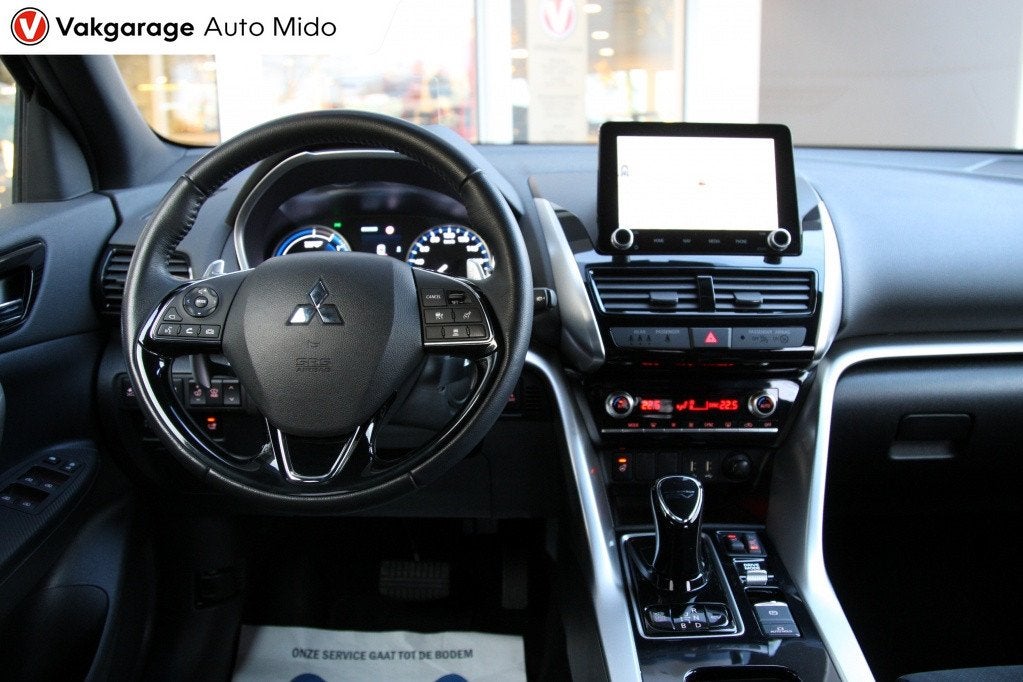 Mitsubishi Eclipse Cross 2.4 PHEV First Edition | Trekhaak |, 12 maanden, 14 kWh, 4 cilinders, Wit