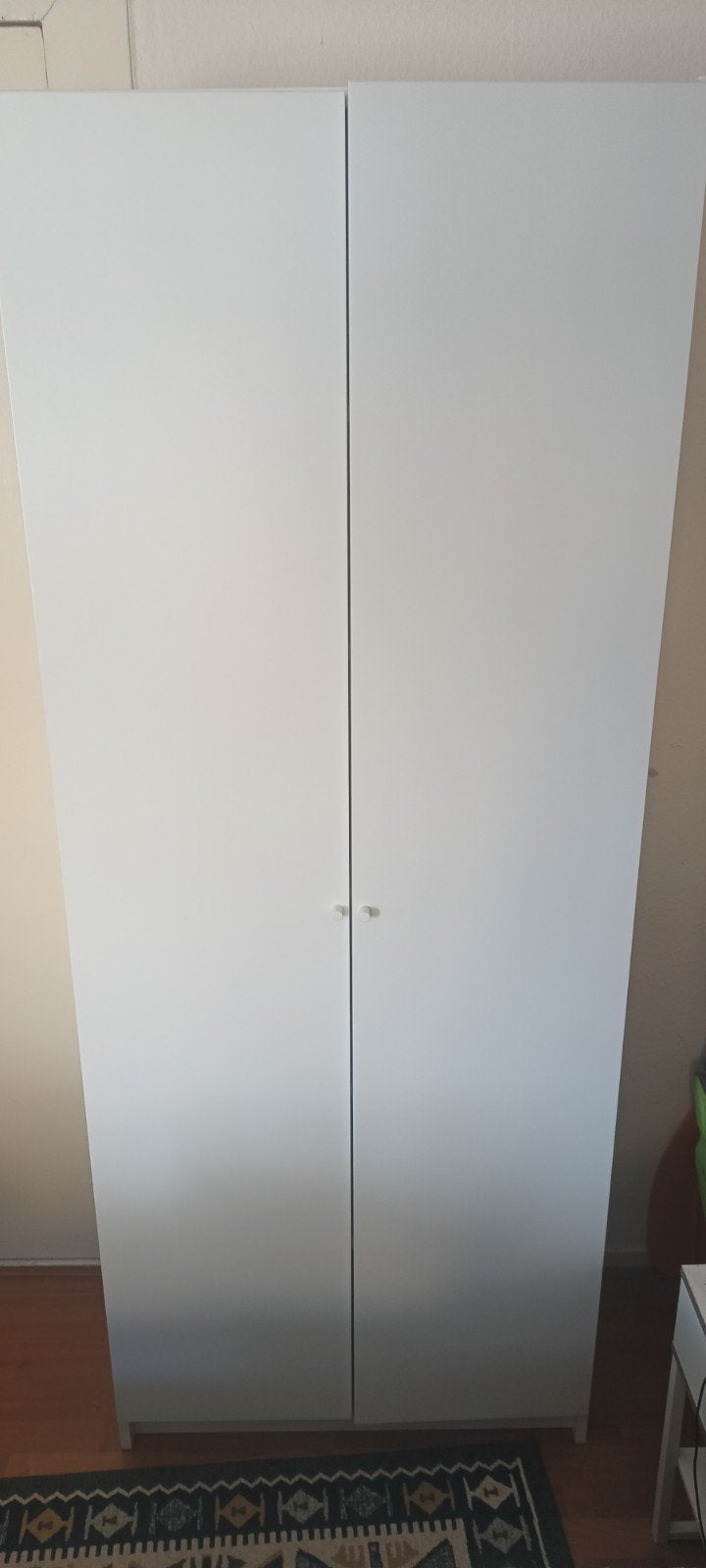 Witte kledingkast Ikea BILLY met deuren, Huis en Inrichting, Kasten | Kledingkasten, Ophalen, Met deur(en), Modern, functioneel