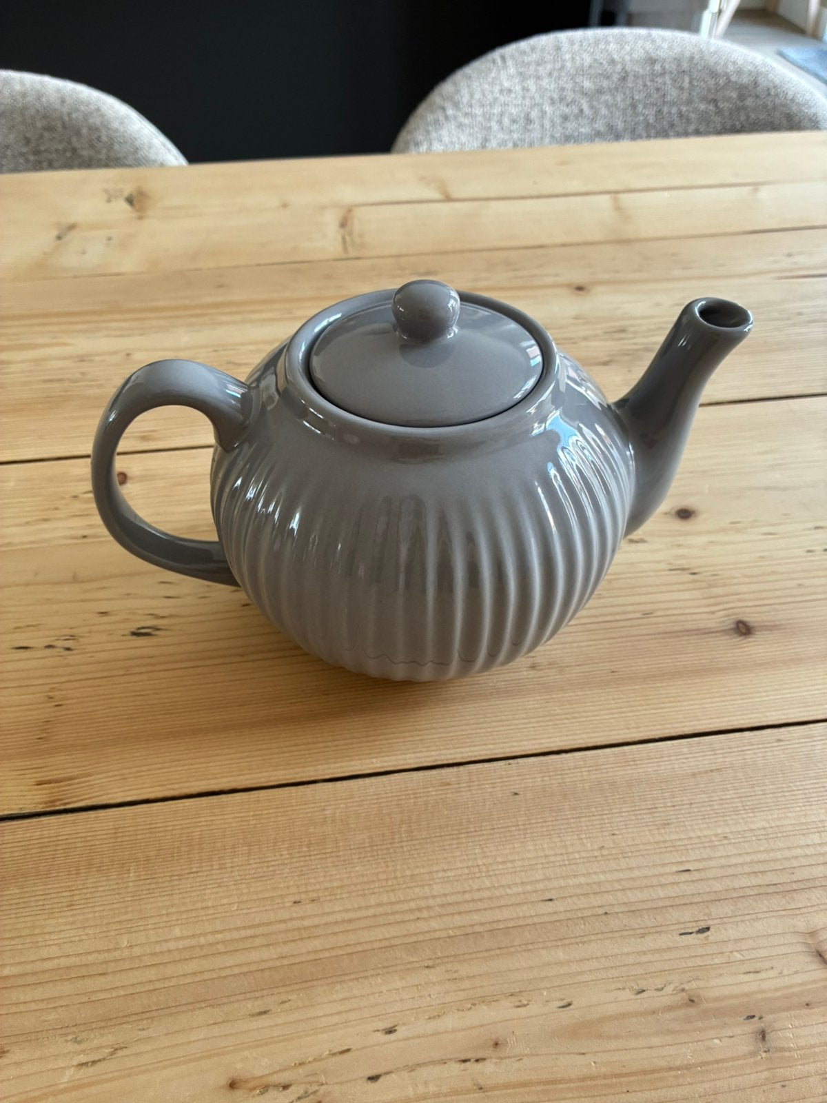 Grijze theepot van IB Laursen, Ophalen of Verzenden, Zo goed als nieuw, Theepot, Klassiek