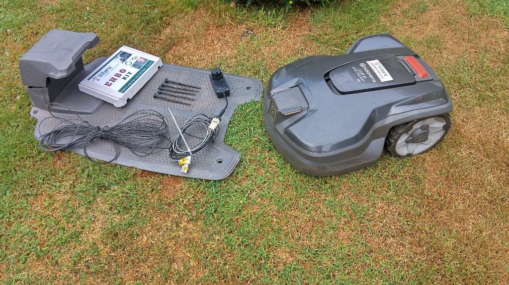 Husqvarna Automower 305 Robotmaaier met Laadstation, Tuin en Terras, Robotmaaiers, Ophalen, Gebruikt, Bestuurbaar via app, 20 tot 25 cm