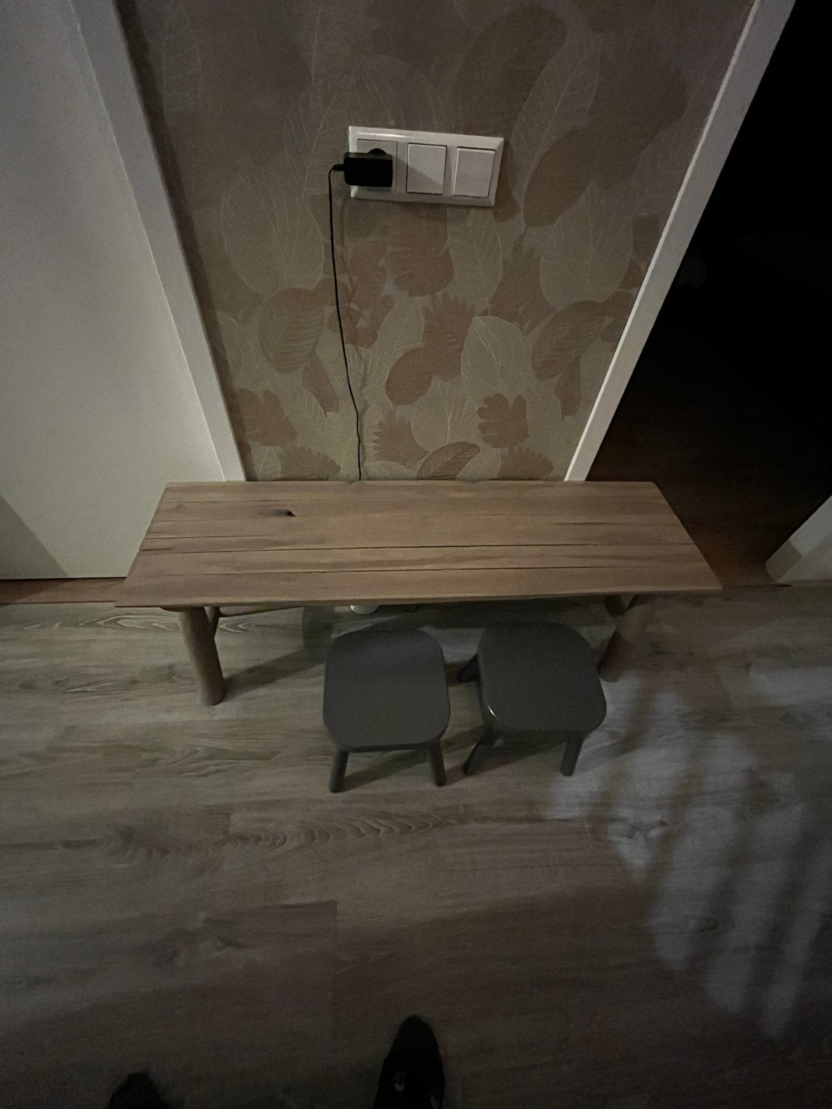 Houten bankje met 2 grijze krukjes, Huis en Inrichting, Krukjes, Ophalen of Verzenden, Gebruikt, Hout