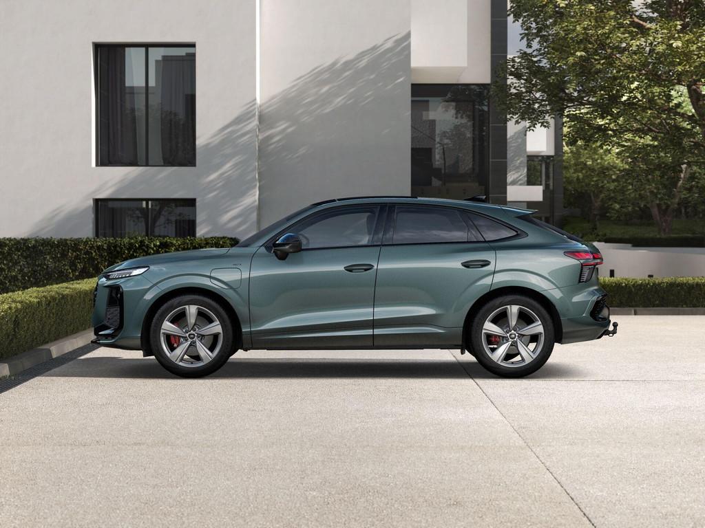 Audi Q3 Sportback 1.5 e-hybrid 272pk S Edition | Tech Pro |, Auto's, Audi, 12 maanden, 1800 kg, 1498 cc, 4 cilinders