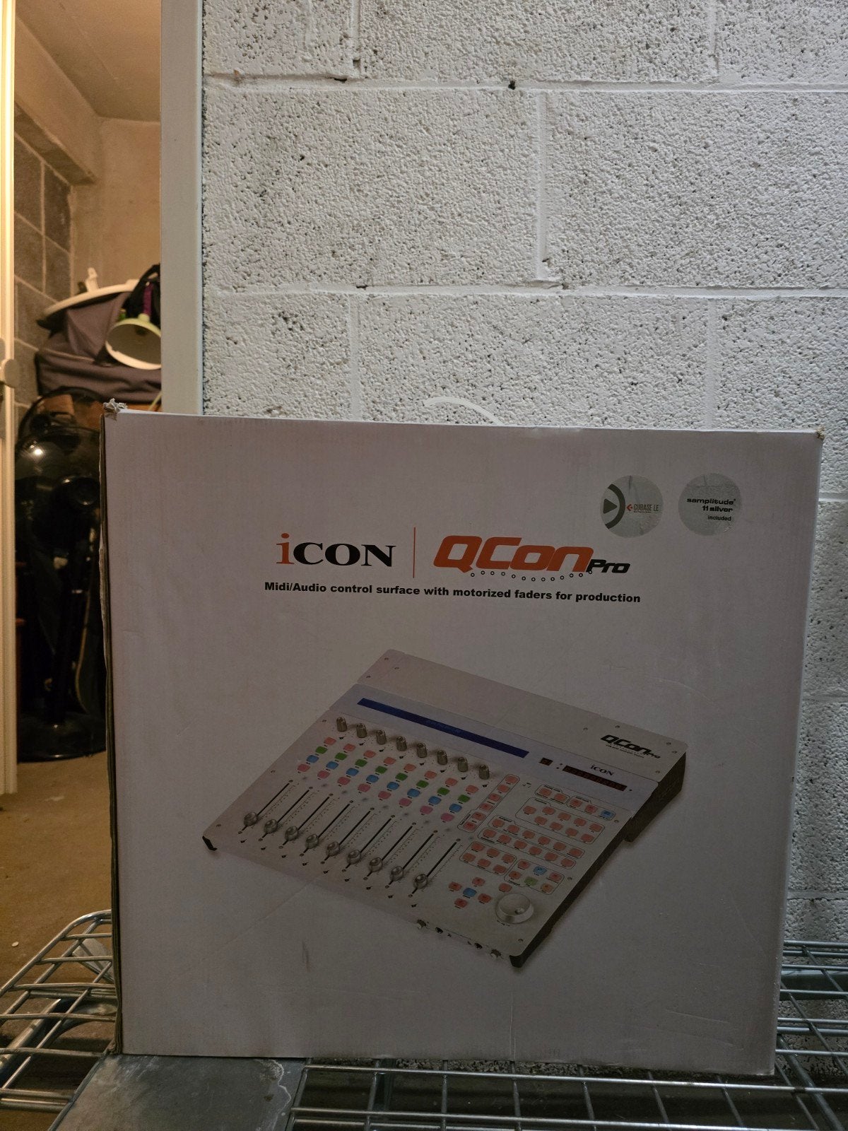 Icon QCon Pro USB-MIDI Controller Station, Ophalen of Verzenden, Zo goed als nieuw, 5 tot 10 kanalen
