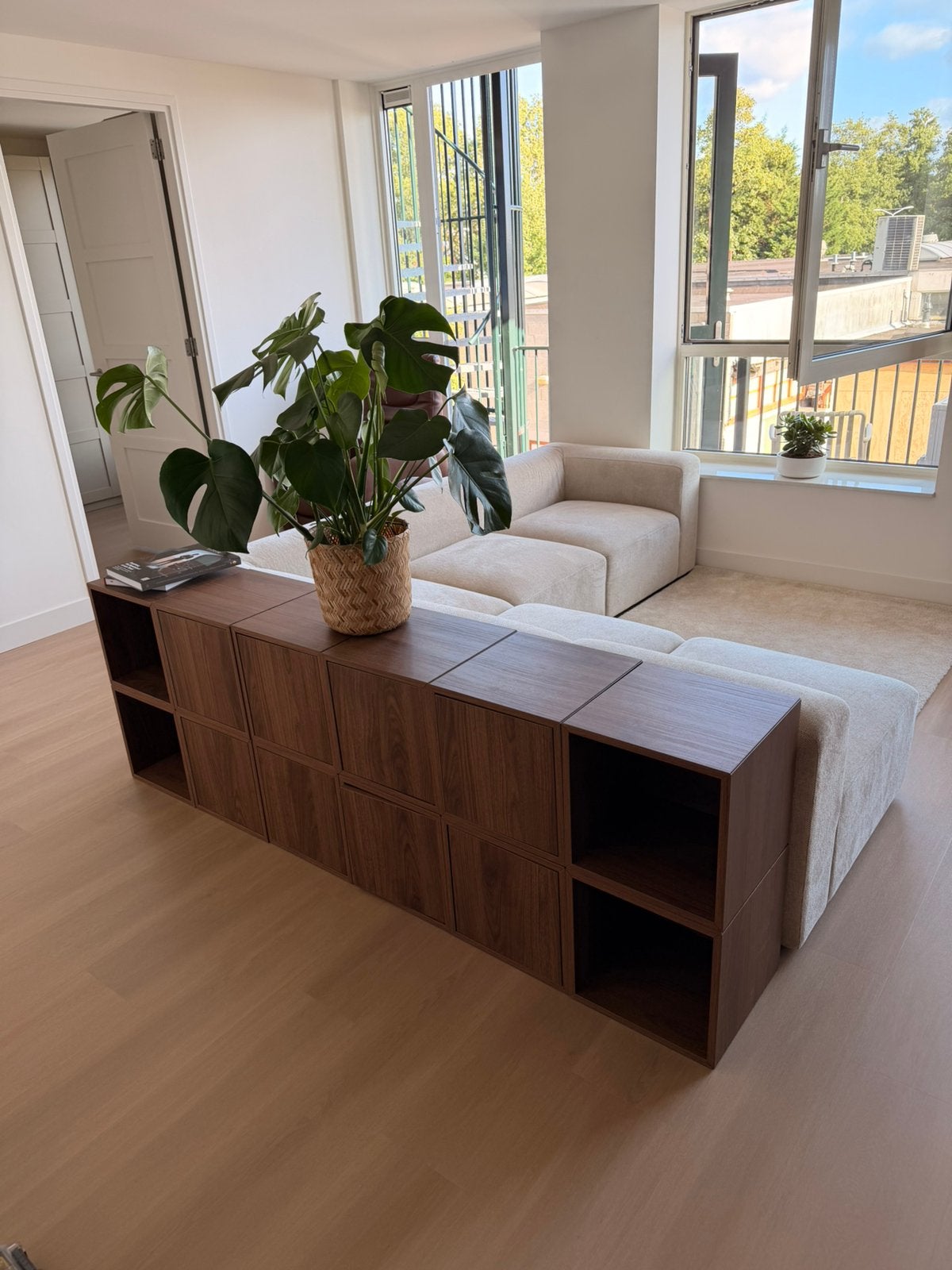Ikea eket kast walnoot kleur, Ophalen, Zo goed als nieuw