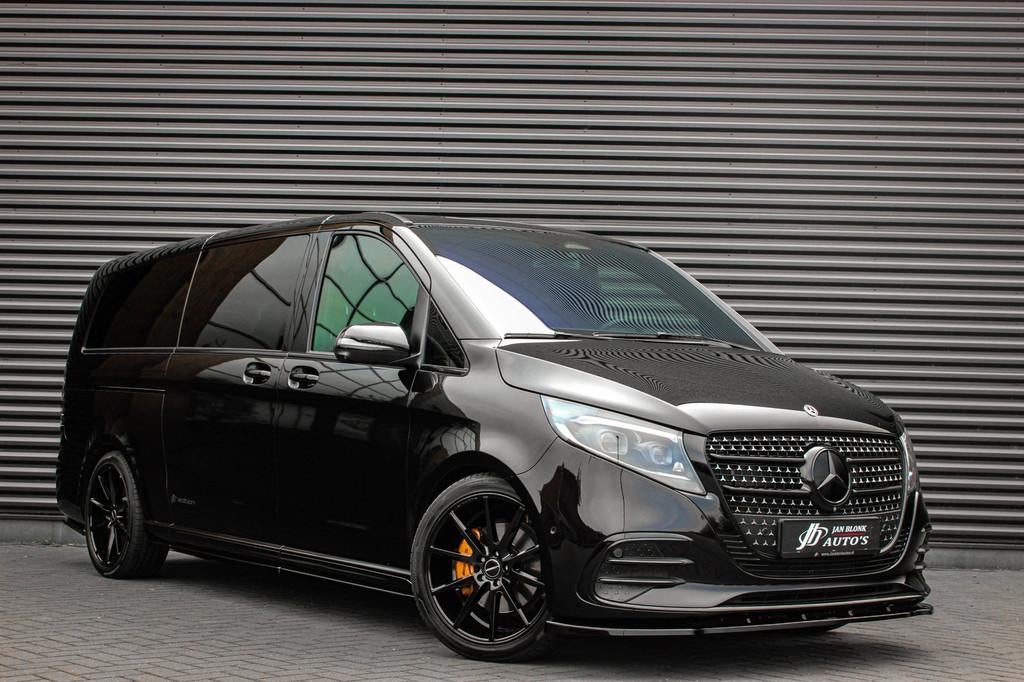 Mercedes-Benz V-KLASSE 300d 4X4 EXTRA LANG AMG DC 240PK L3H1, Auto's, Bestelauto's, Automaat, 4 cilinders, Zwart, Diesel