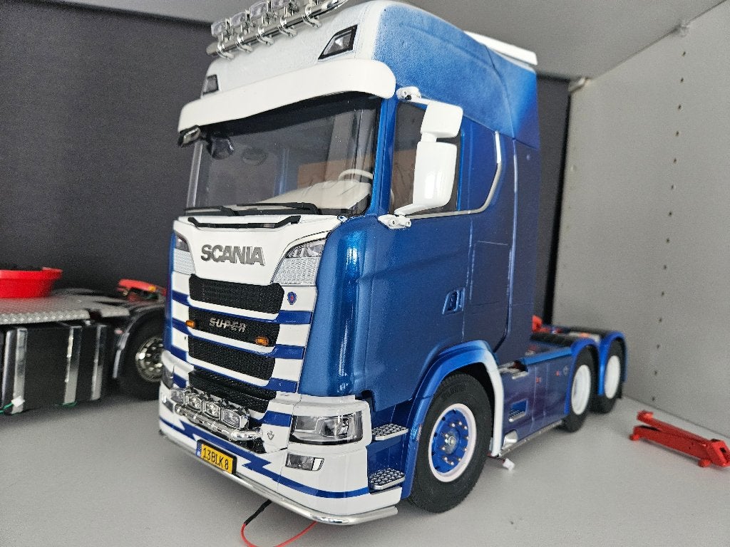 Tamiya truck Scania  1:14, Hobby en Vrije tijd, Modelbouw | Radiografisch | Auto's, Zo goed als nieuw, Auto onroad, Elektro, Schaal 1:14