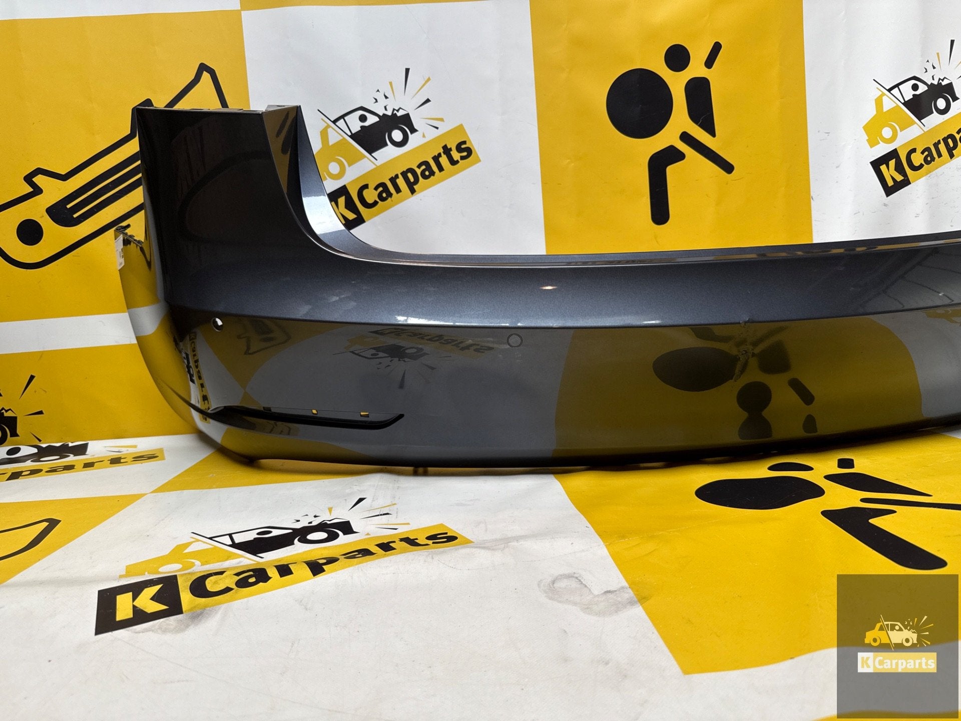 Achterbumper Tesla model 3 1083983-00 Origineel Bumper 6xPDC, Info@fabrikant.eu, Fabrikantstraat 1
1000 AA  Amsterdam, NL, Ophalen of Verzenden