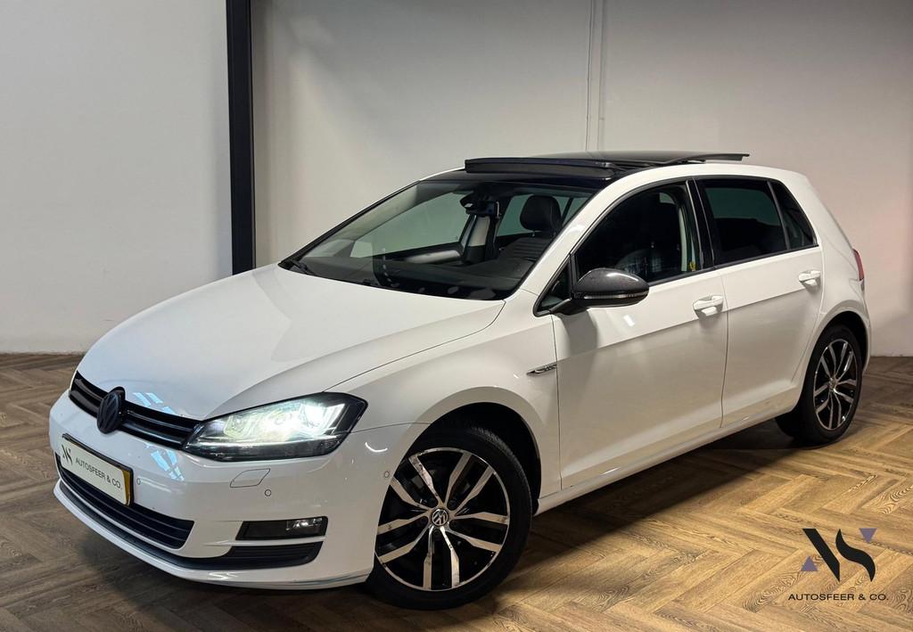 Volkswagen Golf 1.4 TSI CUP Edition PANO TREKHAAK PDC, Auto's, Voorwielaandrijving, Stof, Zwart, 4 cilinders