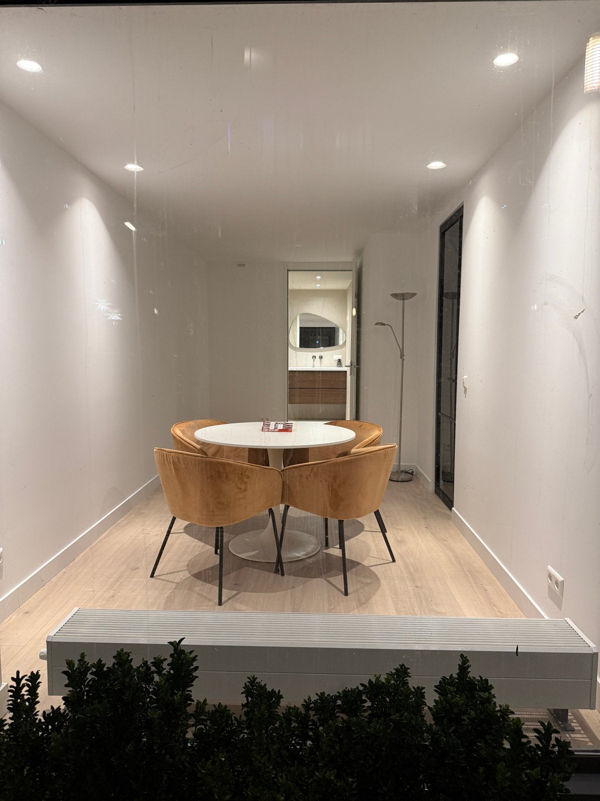 Witte ronde eettafel D100cm, Ophalen, Kunststof, Gebruikt, 100 tot 150 cm