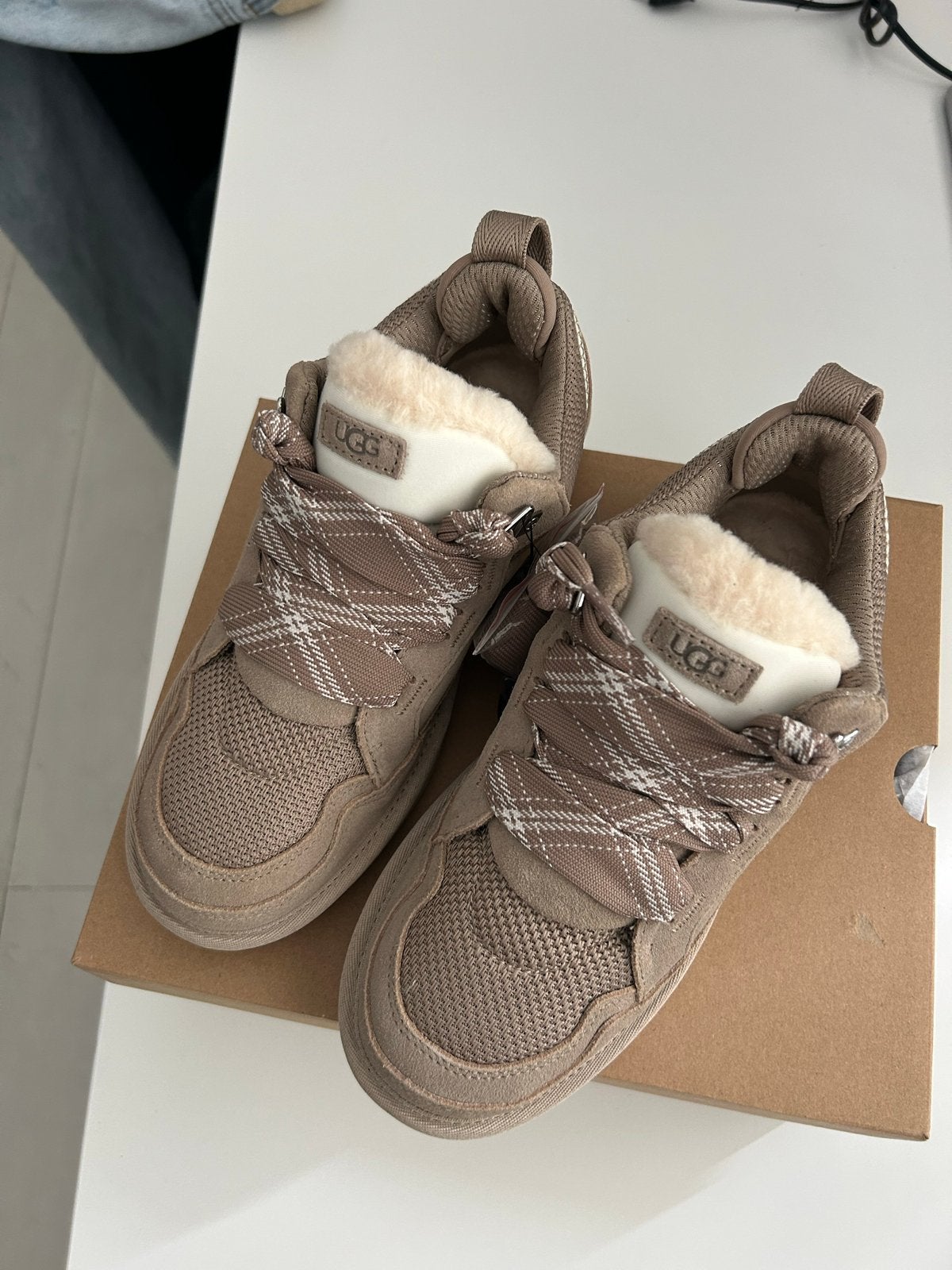 Uggs Lowmel sneakers maat 38, Verzenden, Nieuw, Bruin, Sneakers of Gympen