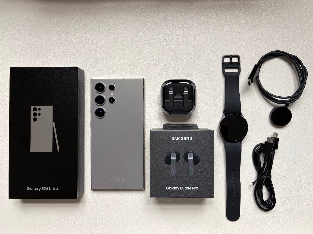 Samsung Galaxy S24 Ultra, Buds4 Pro & Watch 6 Bundel