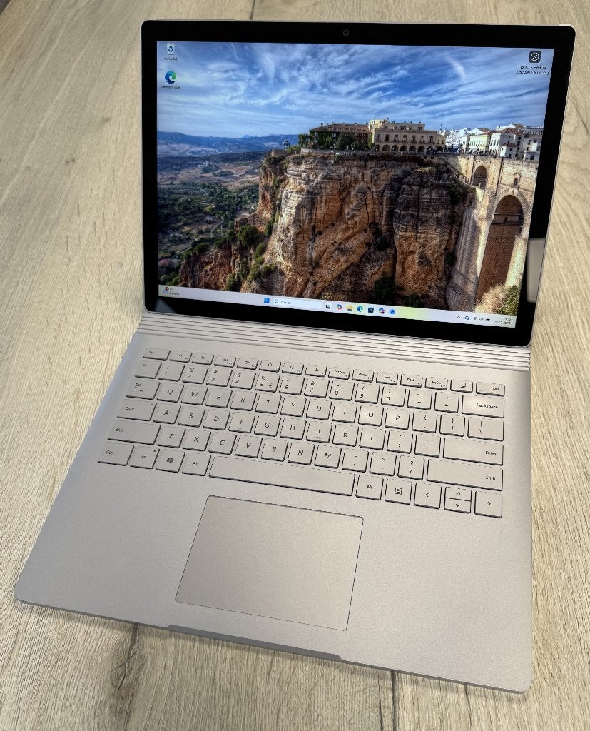 Microsoft Surface Book 2 - 13 inch, Computers en Software, Gebruikt, 2 tot 3 Ghz, Qwerty, Intel Core i7-8650U