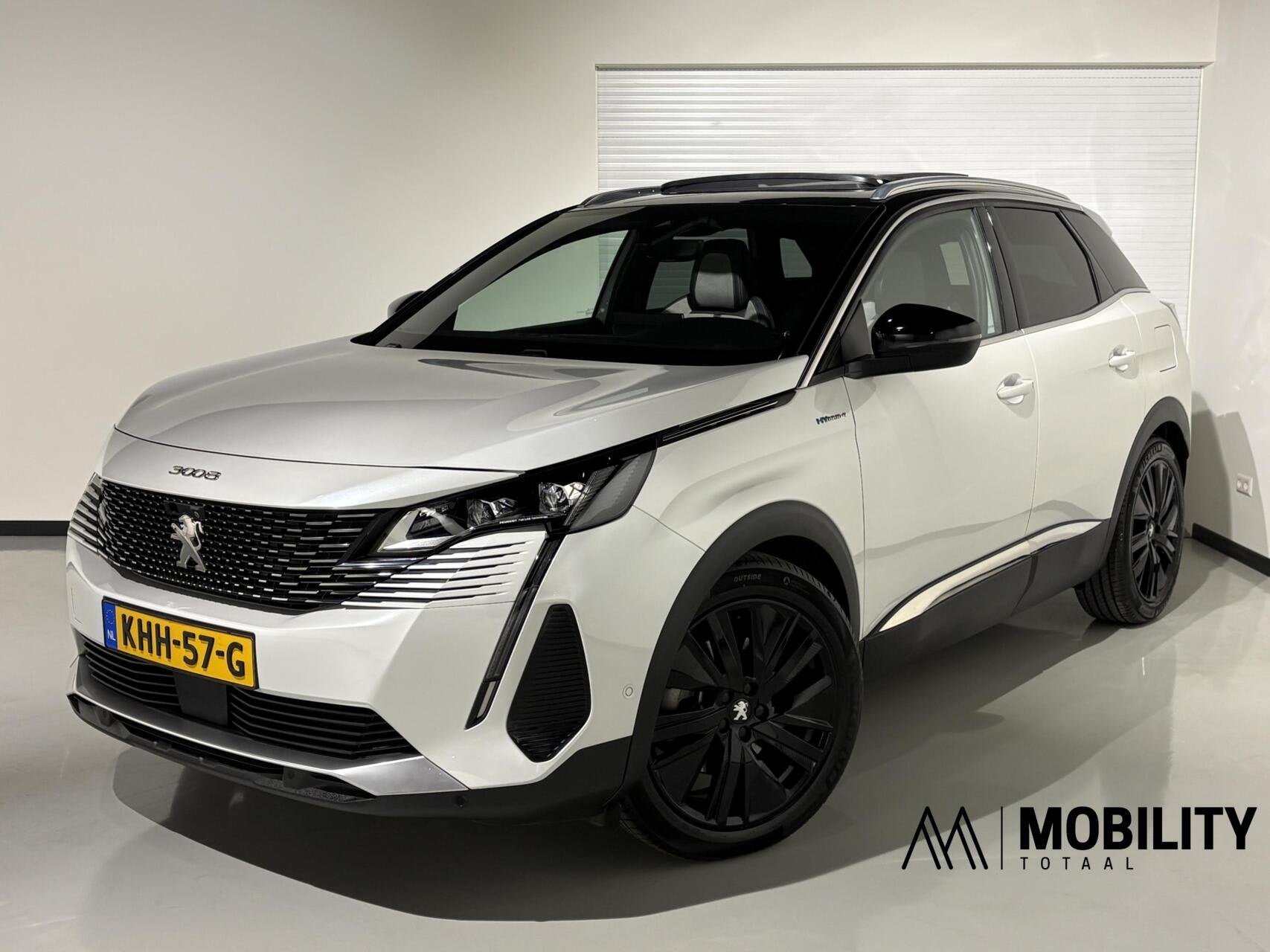 Peugeot 3008 1.6 HYbrid4 300PK GT|Black Pack|PANODAK|4x4|360, Automaat, 4 cilinders, Wit, Bedrijf