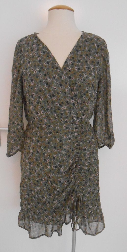 Vero Moda gebloemde jurk groen mt M, Maat 38/40 (M), Vero Moda, Ophalen of Verzenden, Zo goed als nieuw