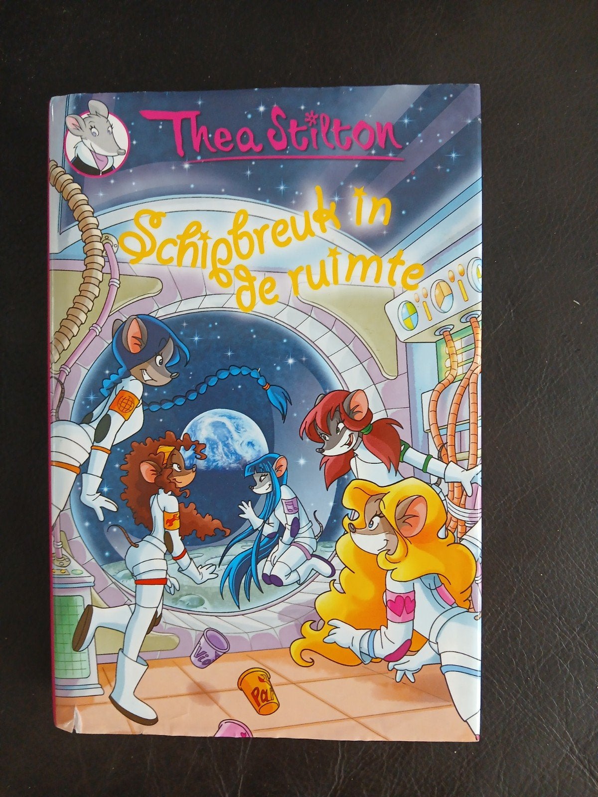 Thea Stilton: Schipbreuk in de ruimte, Boeken, Ophalen of Verzenden, Zo goed als nieuw, Thea Stilton, Fictie