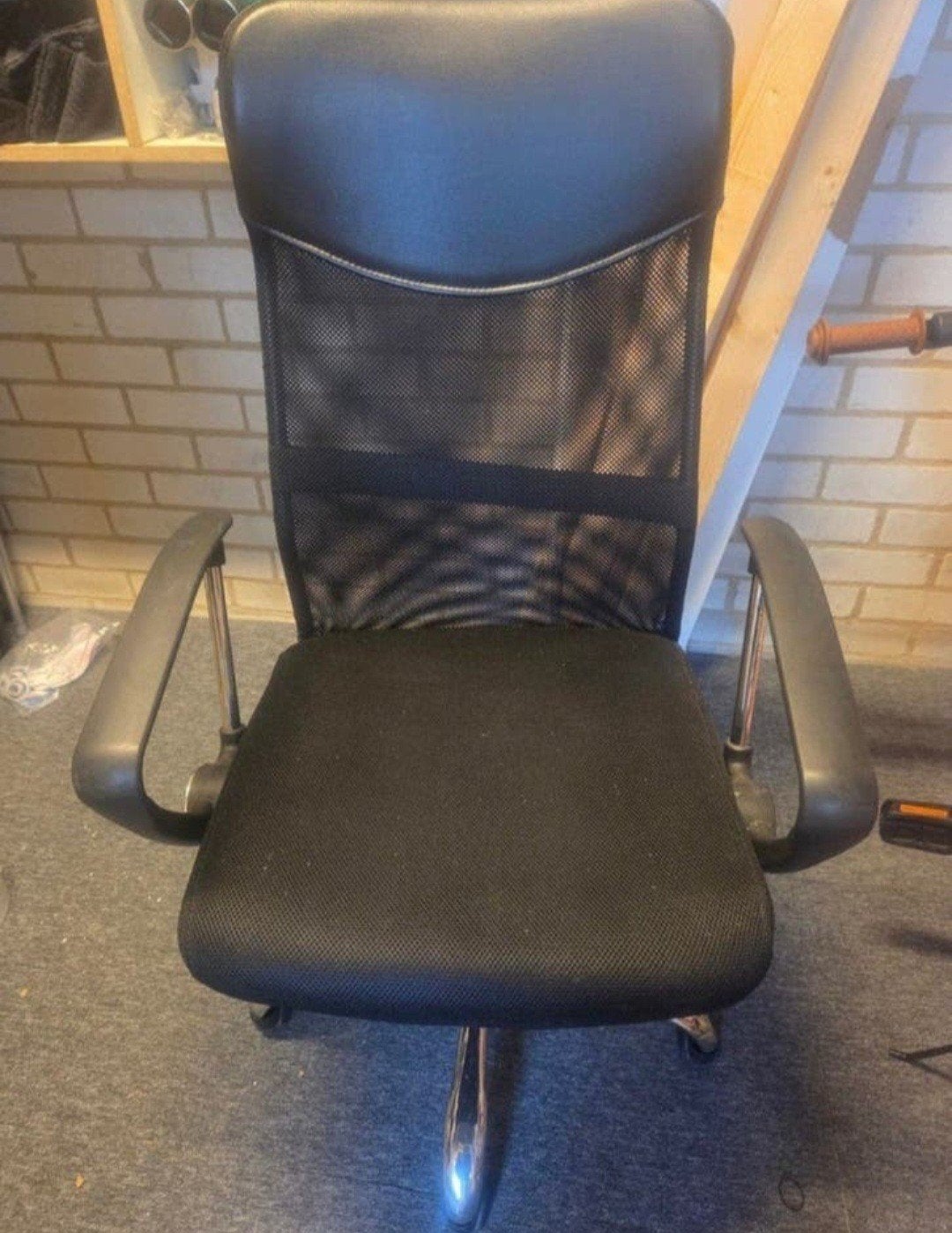 Nette zwarte bureaustoel, Ophalen, Ergonomisch, Zo goed als nieuw, Zwart