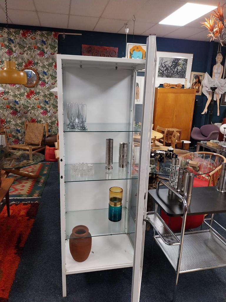 50’s design witte metalen apothekerskast, Huis en Inrichting, Kasten | Vitrinekasten, Ophalen, Zo goed als nieuw, 25 tot 50 cm