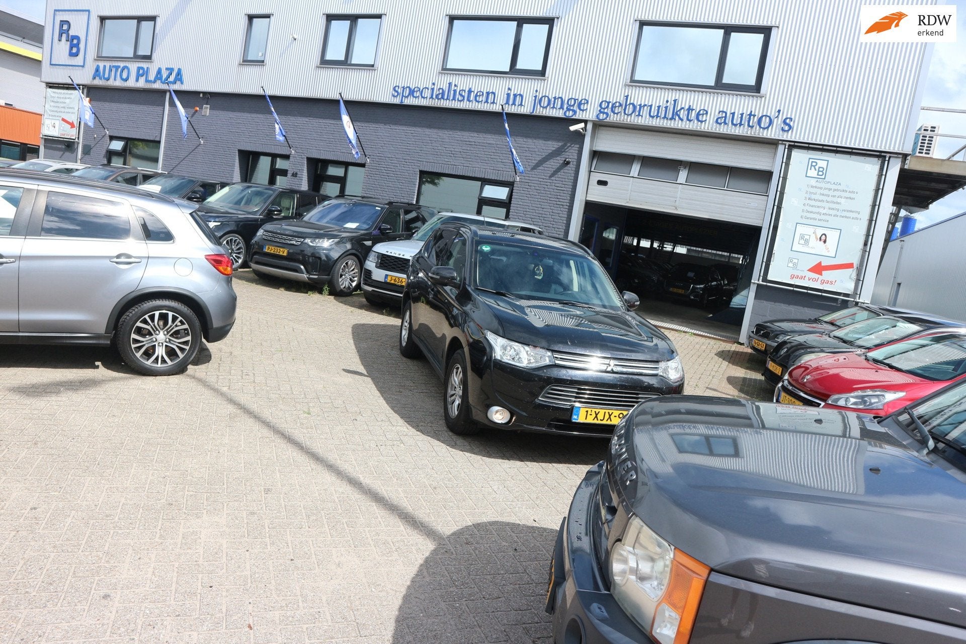 Mitsubishi Outlander 2.0 PHEV Business Edition / Black Editi, Automaat, Zwart, Bedrijf, Vierwielaandrijving