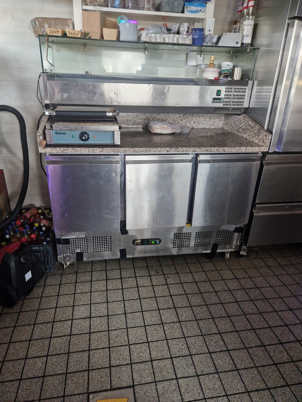 KOELWERKBANK MET MOOIE MARMER EN SALADERIE, Zakelijke goederen, Ophalen, Gebruikt, Koelen en Vriezen