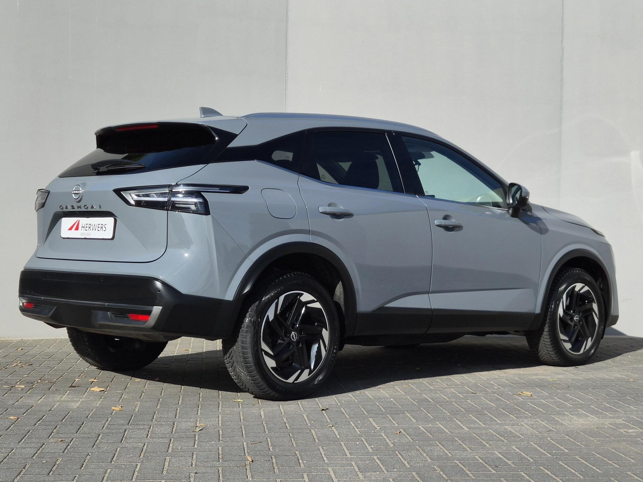 Nissan Qashqai 1.3 MHEV Xtronic N-Connecta / Facelift / Fabr, Dealer onderhouden, Stof, Euro 6, 4 cilinders