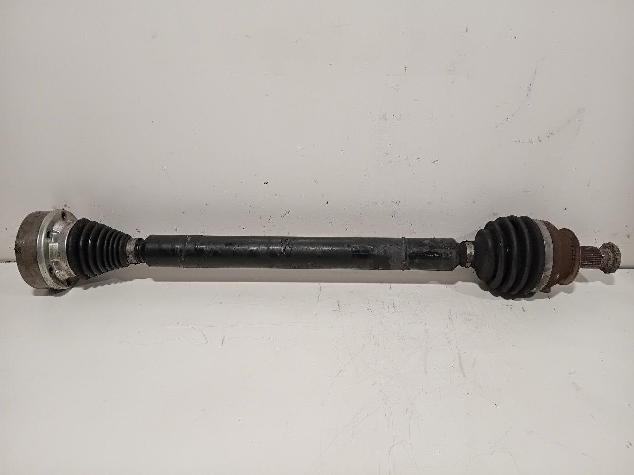 Aandrijfas rechts voor Volkswagen Polo, Auto-onderdelen, Onderdelen@venauto.nl, Van der Ven Autorecycling B.V., Gebruikt, Ettenseweg 76, 4706 PB Roosendaal, The Netherlands